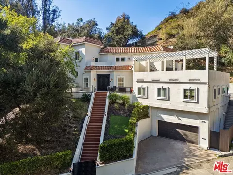 8171 Willow Glen Rd, Los Angeles, CA 90046