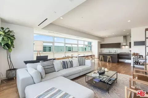 3111 Via Dolce #404, Marina Del Rey, CA 90292
