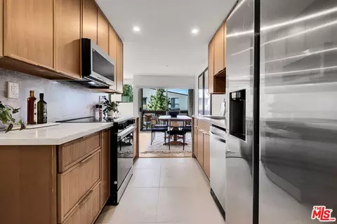 6050 Canterbury Dr #E313, Culver City, CA 90230