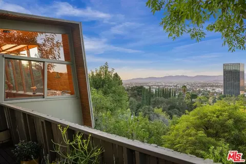 3580 Multiview Dr, Los Angeles, CA 90068