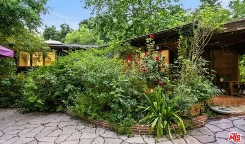 2427 Liberty Ln, Topanga, CA 90290