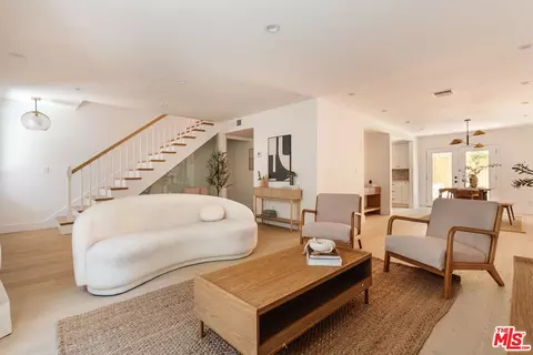 1337 Centinela Ave #2, Santa Monica, CA 90404