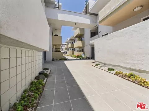 Exterior - 303 E Alameda Ave, Burbank, CA 91502 photo 1 of 2