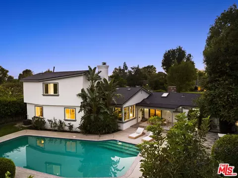 9356 Lasaine Ave, Northridge, CA 91325