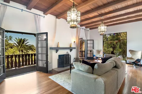 3475 N Knoll Dr, Los Angeles, CA 90068