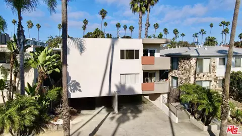 937 5th St #8, Santa Monica, CA 90403
