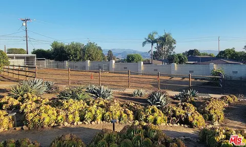Exterior - 87 Vientos Rd, Camarillo, CA 93010 photo 9 of 16