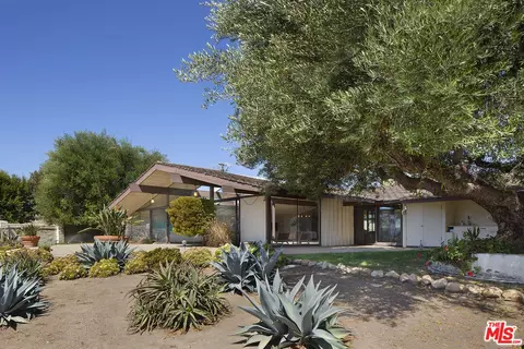 87 Vientos Rd, Camarillo, CA 93010
