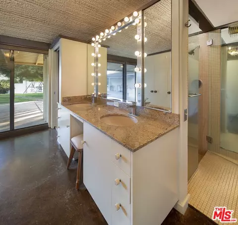 Bath - 87 Vientos Rd, Camarillo, CA 93010 photo 1 of 2
