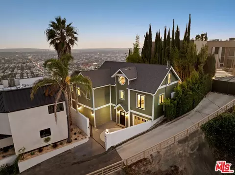 8446 Grand View Dr, Los Angeles, CA 90046