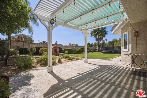 Exterior - 22064 Jodi Pl, Santa Clarita, CA 91350 photo 2 of 10