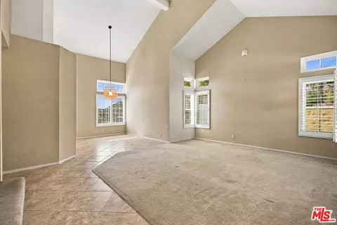 Living - 22064 Jodi Pl, Santa Clarita, CA 91350 photo 3 of 8