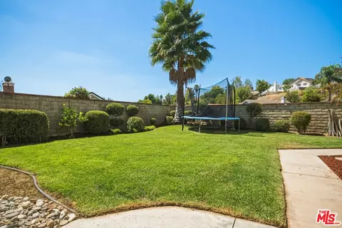 Exterior - 22064 Jodi Pl, Santa Clarita, CA 91350 photo 5 of 10