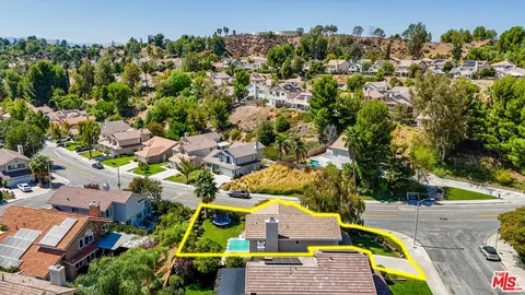 View/Area - 22064 Jodi Pl, Santa Clarita, CA 91350 photo 10 of 13