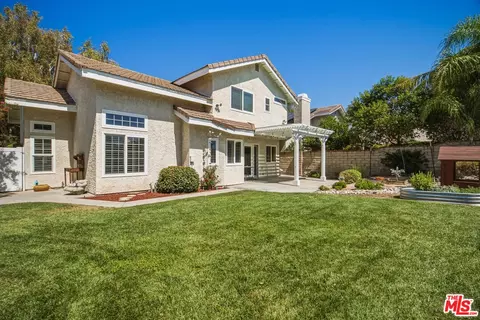 Exterior - 22064 Jodi Pl, Santa Clarita, CA 91350 photo 4 of 10