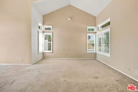 Living - 22064 Jodi Pl, Santa Clarita, CA 91350 photo 4 of 8