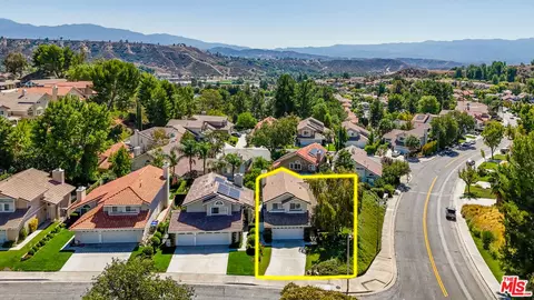 View/Area - 22064 Jodi Pl, Santa Clarita, CA 91350 photo 5 of 13