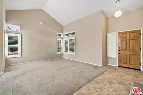 Living - 22064 Jodi Pl, Santa Clarita, CA 91350 photo 5 of 8