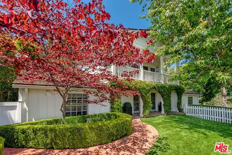 11532 Thurston Cir, Los Angeles, CA 90049