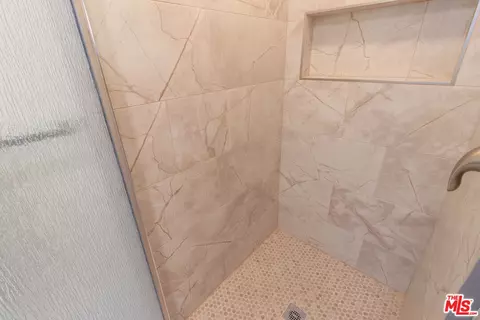 Bath - 16 Del Rey Cir, Salinas, CA 93901 photo 2 of 3