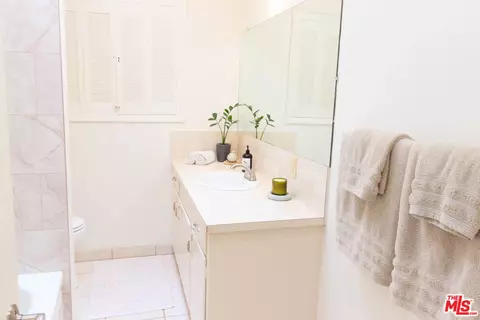 Bath - 16 Del Rey Cir, Salinas, CA 93901 photo 3 of 3