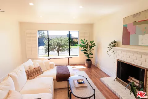 Living - 16 Del Rey Cir, Salinas, CA 93901 photo 5 of 7
