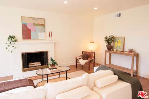Living - 16 Del Rey Cir, Salinas, CA 93901 photo 3 of 7