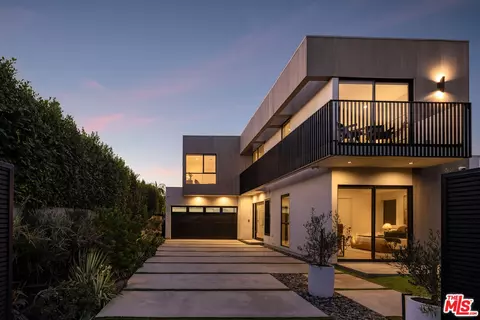 12851 Bonaparte Ave, Los Angeles, CA 90066