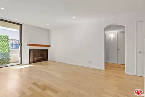 740 N Kings Rd #314, West Hollywood, CA 90069