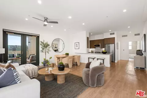 2300 Wilshire Blvd #219, Santa Monica, CA 90403