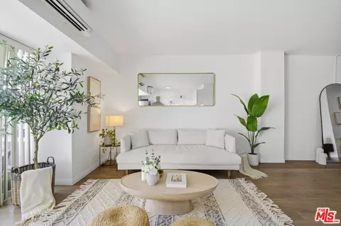 999 N Doheny Dr #205, West Hollywood, CA 90069