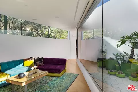Living - 3947 Markridge Rd, La Crescenta, CA 91214 photo 3 of 5