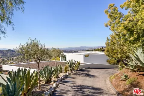 Exterior - 3947 Markridge Rd, La Crescenta, CA 91214 photo 5 of 12