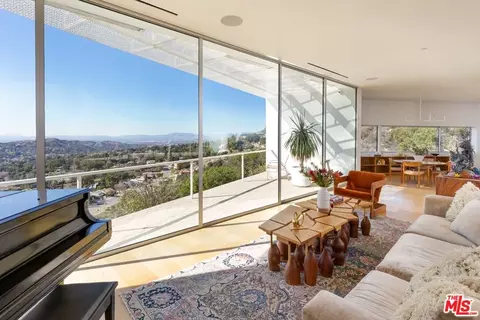 Living - 3947 Markridge Rd, La Crescenta, CA 91214 photo 2 of 5