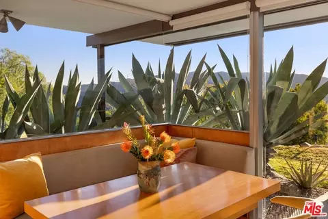 Dining - 3947 Markridge Rd, La Crescenta, CA 91214 photo 3 of 3