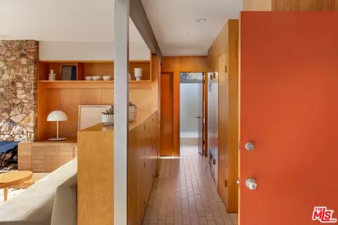 Entry Way - 3947 Markridge Rd, La Crescenta, CA 91214 photo 3 of 3