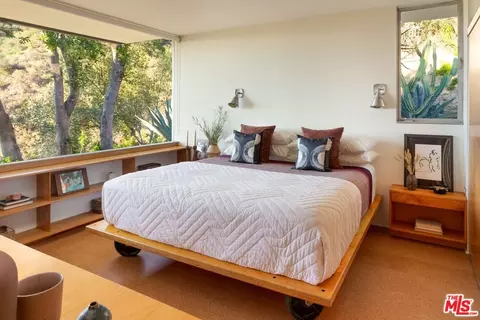 Bedroom - 3947 Markridge Rd, La Crescenta, CA 91214 photo 5 of 7