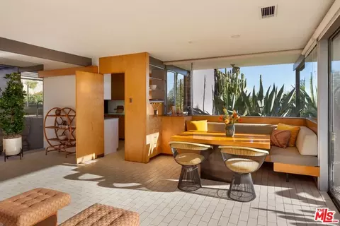 Dining - 3947 Markridge Rd, La Crescenta, CA 91214 photo 2 of 3