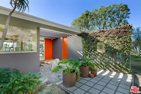 Exterior - 3947 Markridge Rd, La Crescenta, CA 91214 photo 7 of 12