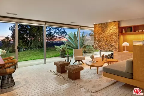 Living - 3947 Markridge Rd, La Crescenta, CA 91214 photo 4 of 5