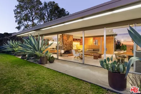 Exterior - 3947 Markridge Rd, La Crescenta, CA 91214 photo 8 of 12