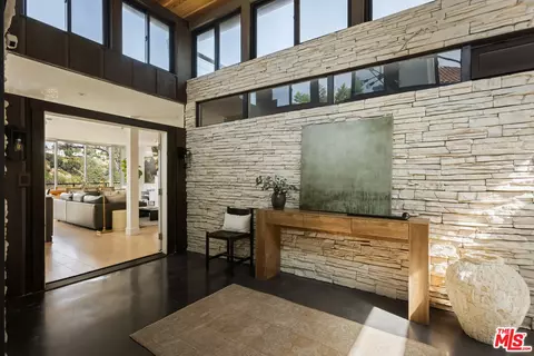 454 Stassi Ln, Santa Monica, CA 90402