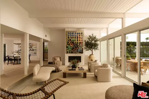 5270 Los Diegos Way, Los Angeles, CA 90027