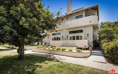 1012 10th St #3, Santa Monica, CA 90403