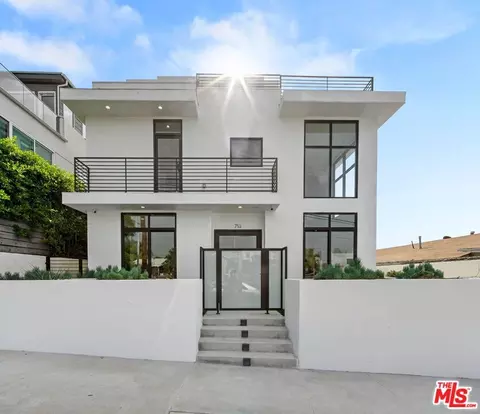 716 Lucile Ave, Los Angeles, CA 90026