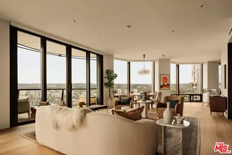 211 W Elm Ct #30A, Los Angeles, CA 90067