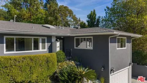 126 N Thurston Ave, Los Angeles, CA 90049