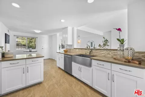 2677 Centinela Ave #203, Santa Monica, CA 90405