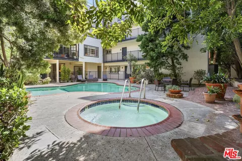 2677 Centinela Ave #203, Santa Monica, CA 90405