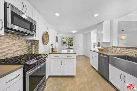 2677 Centinela Ave #203, Santa Monica, CA 90405
